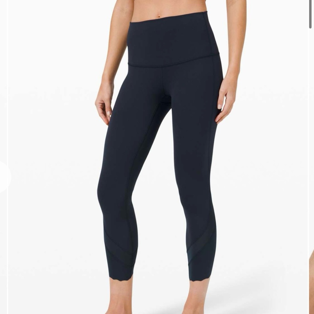 Lululemon Black Scallop-Hem Legging